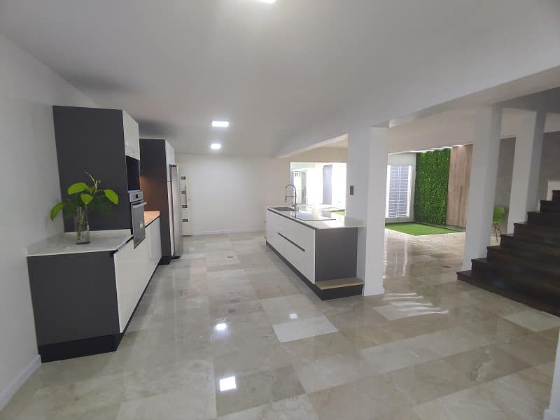 Two-Level House for Sale, Urb. La Trigaleña